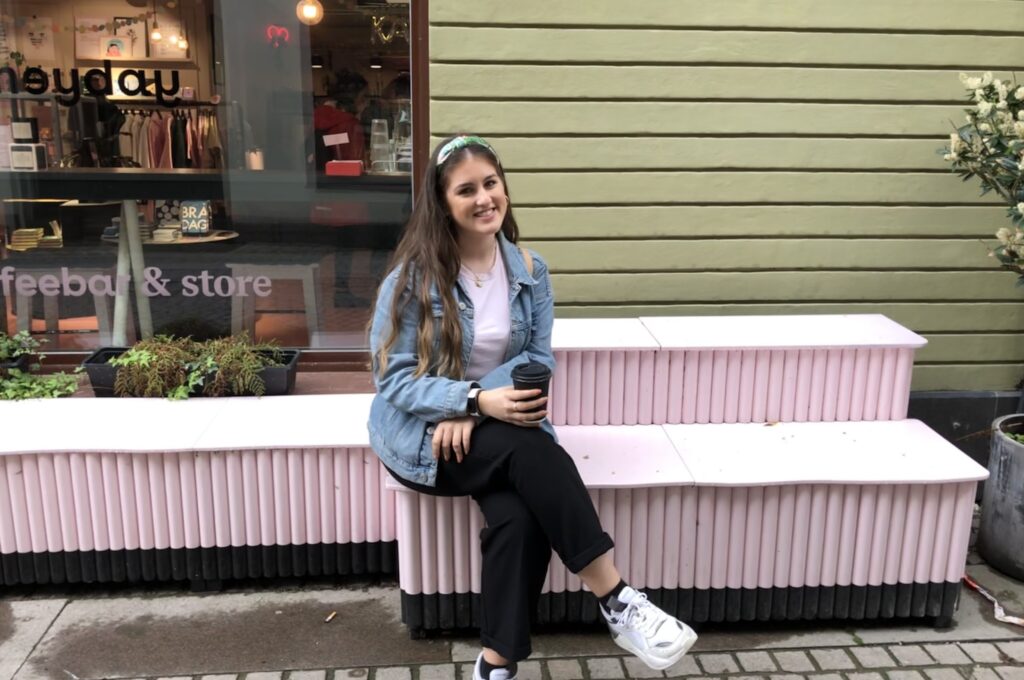 Melanie Brownlee: Freelance Translator